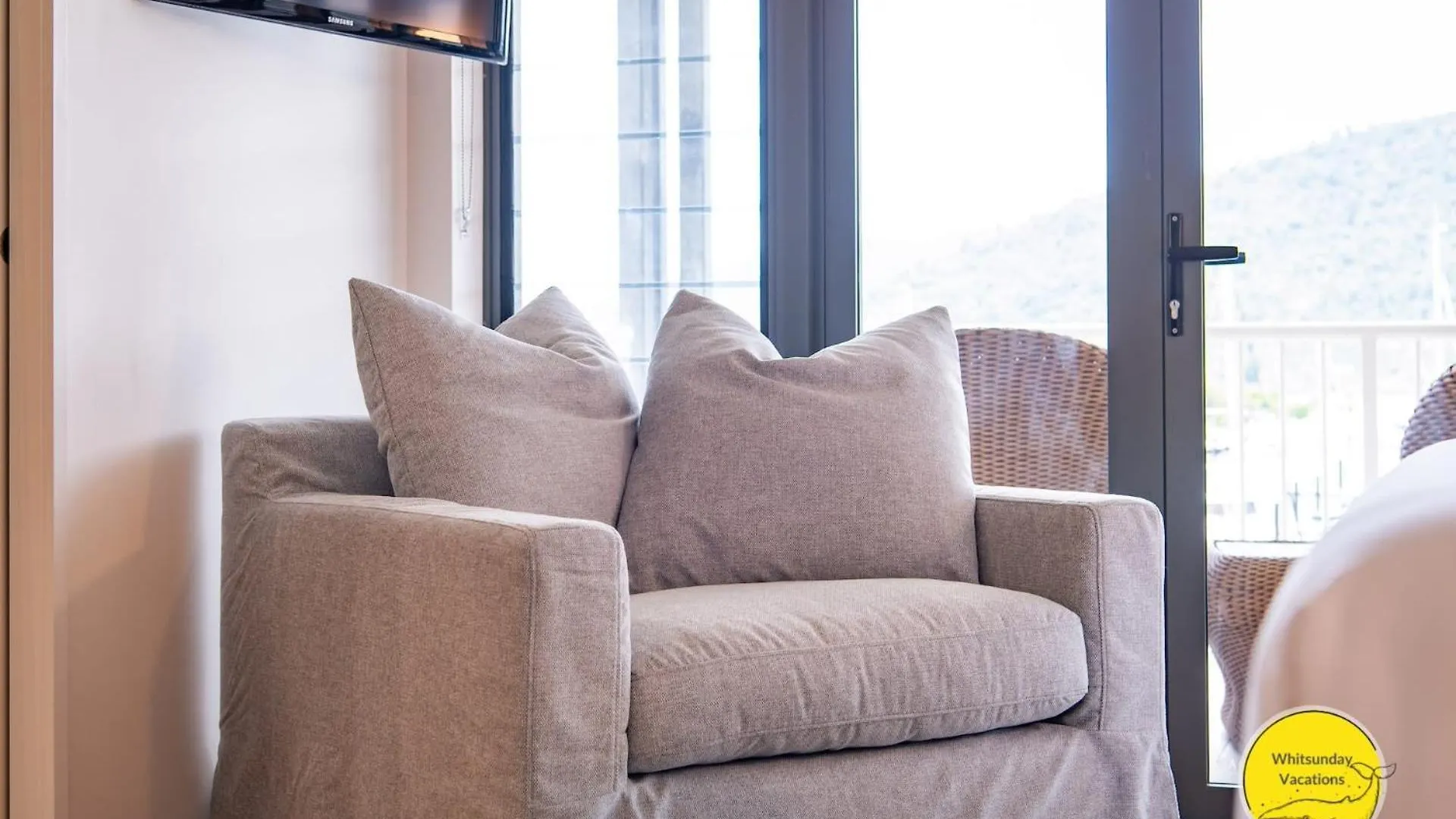 Penthouse Living At The Port Of Airlie Apartment Airlie Beach