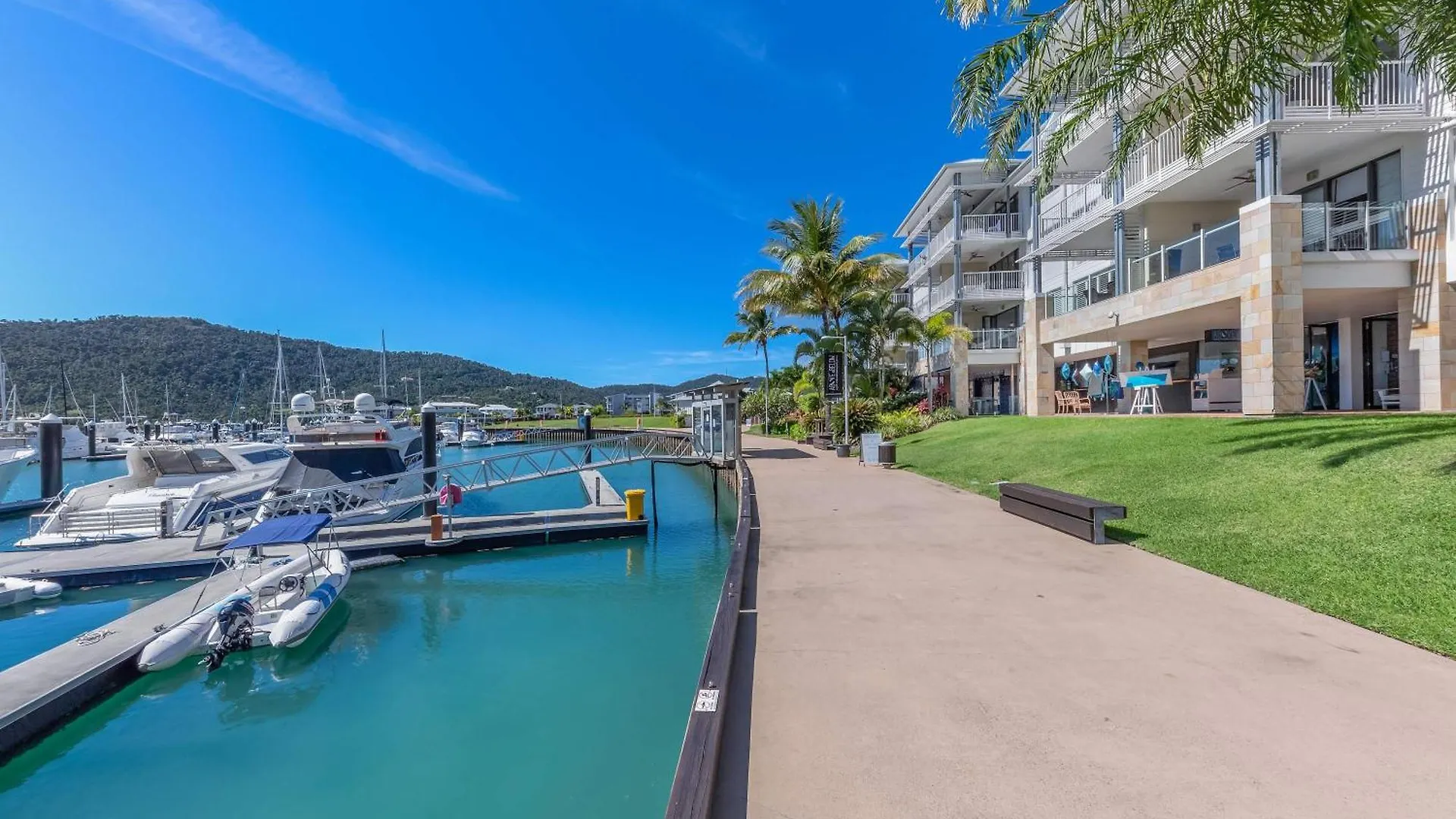 Penthouse Living At The Port Of Airlie Apartment Airlie Beach Australia