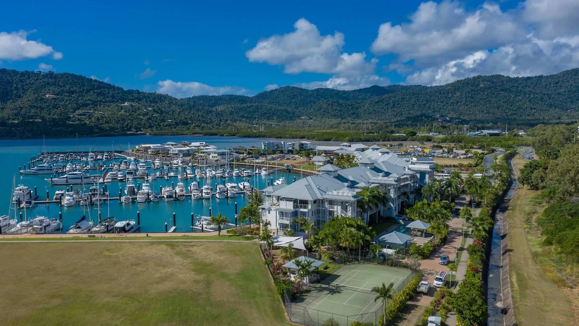 Penthouse Living At The Port Of Airlie Apartment Airlie Beach Australia